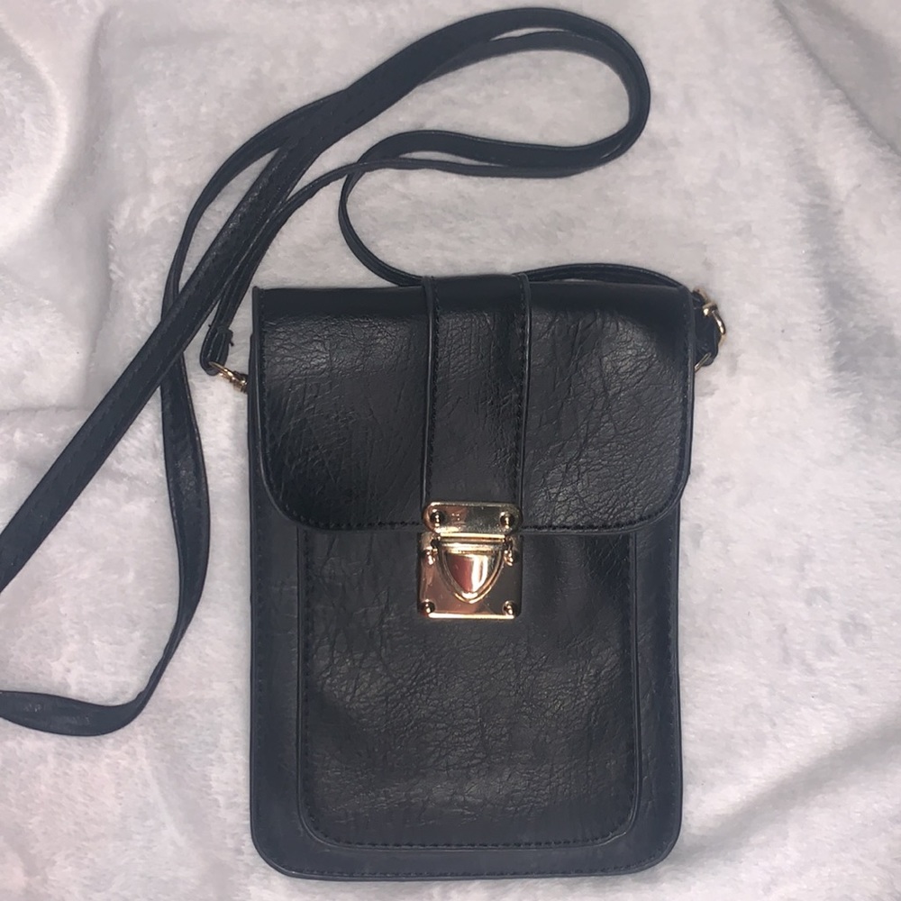 Black crossbody purse
